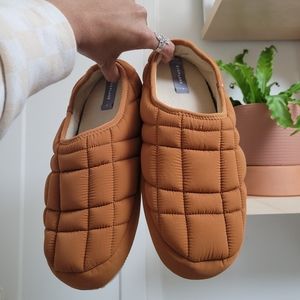 *SOLD* Everlane Renew fleece-lined quilted slippers